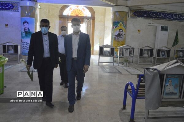 تجدید پیمان معاون جدید پرورشی و فرهنگی اداره‌کل آموزش و پرورش استان بوشهر با شهدا