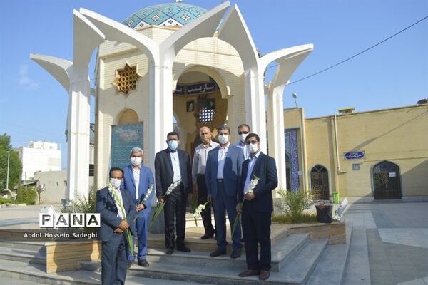 تجدید پیمان معاون جدید پرورشی و فرهنگی اداره‌کل آموزش و پرورش استان بوشهر با شهدا