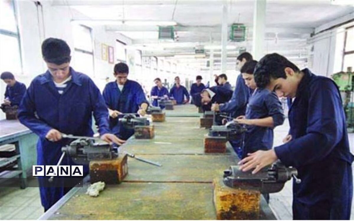 تاکید سخنگوی کمیسیون آموزش بر تقویت ارتباط این کمیسیون با دانشگاه فنی و حرفه‌ای