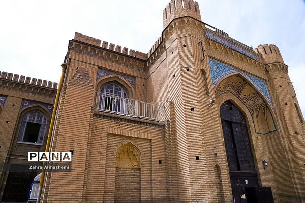 دبیرستان ماندگار البرز