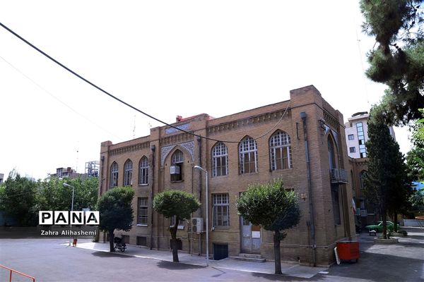 دبیرستان ماندگار البرز