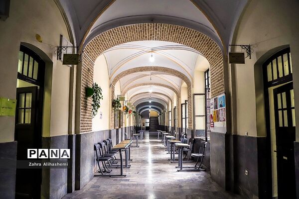 دبیرستان ماندگار البرز