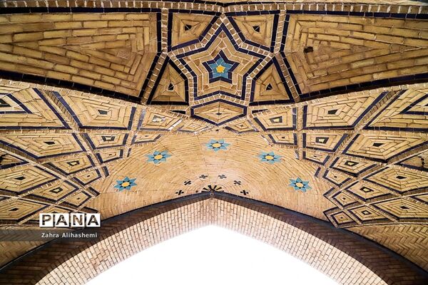 دبیرستان ماندگار البرز