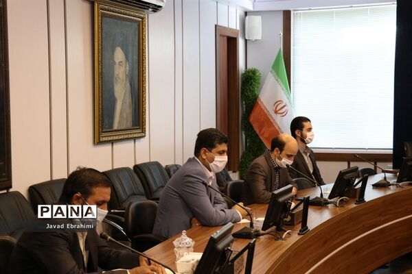 نشست ستاد انتخابات شورای دانش‌آموزی استان و دهمین دوره انتخابات مجلس دانش‌آموزی