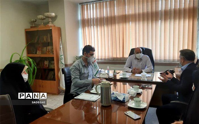 نشست مسوولان فرهنگی آموزش و پرورش و شهرداری منطقه چهار