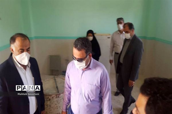 بازدید فرماندار دشتستان و مدیرکل نوسازی مدارس استان از پروژه های عمرانی آموزش و پرورش دشتستان