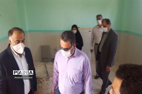 بازدید فرماندار دشتستان و مدیرکل نوسازی مدارس استان از پروژه های عمرانی آموزش و پرورش دشتستان