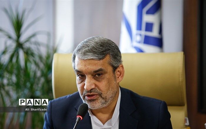 زینی‌وند: در پایان سال 1400 معلمان مدارس غیردولتی باید موفق به دریافت گواهی نامه صلاحیت حرفه‌ای شده باشند