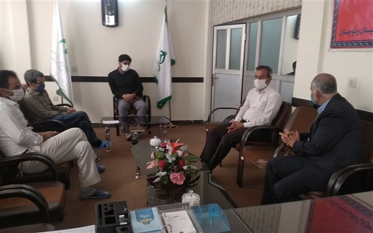 لزوم تلاش بر کار گروهی و دانش آموز محوری