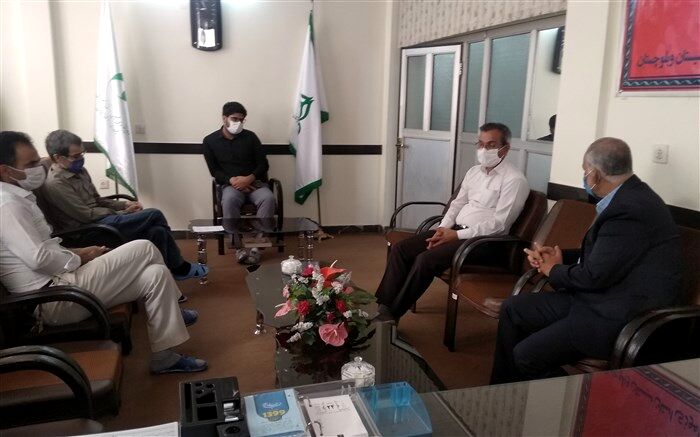 لزوم تلاش بر کار گروهی و دانش آموز محوری