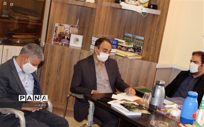 جلسه هم اندیشی نحوه برگزاری مانور زلزله  با حضورمدیر کل بحران استانداری استان اصفهان