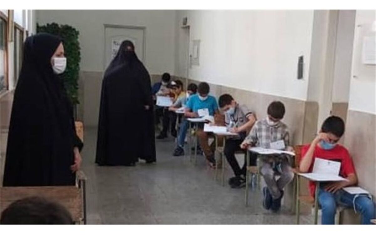 بازدید معاون پرورشی منطقه یک از حوزه آزمون ورودی پایه هفتم  مدارس سمپاد