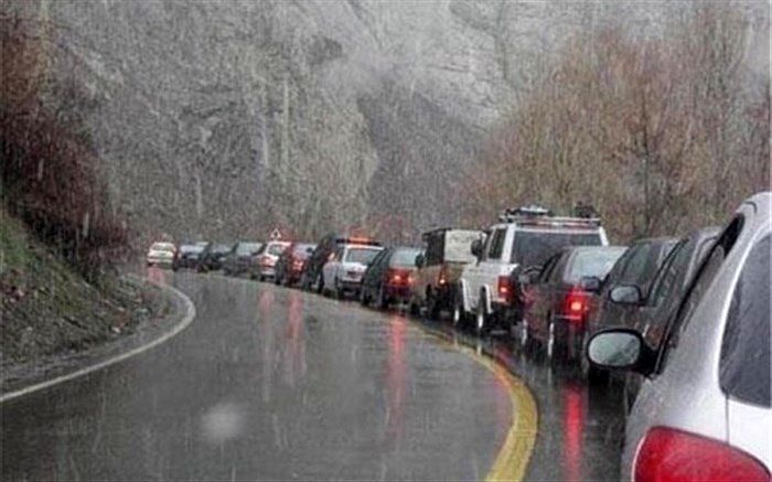 همزمانی بارندگی و ترافیک سنگین در جاده کرج-چالوس