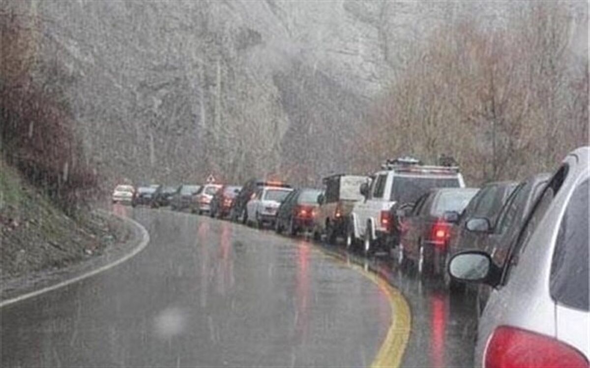 همزمانی بارندگی و ترافیک سنگین در جاده کرج-چالوس