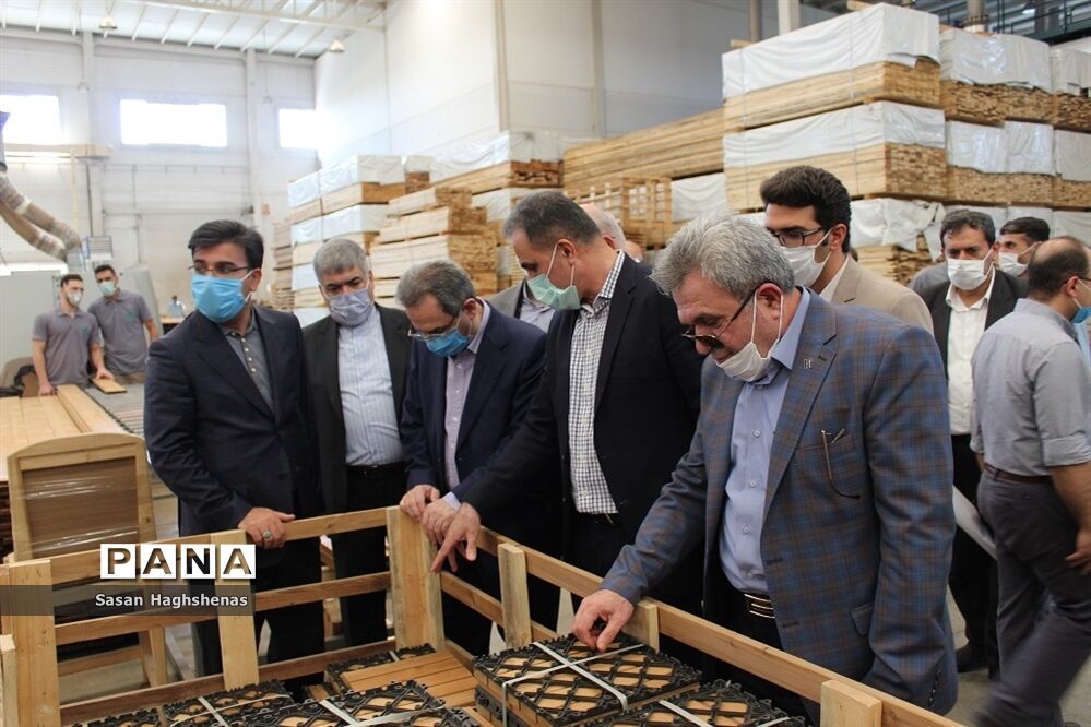 بازدیداستاندار تهران و نمایندگان مجلس شورای اسلامی از مراکز تولیدی و شهرک های  صنعتی اسلامشهر