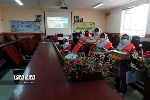 آیین قدردانی از مقام آوران جشنواره مجازی شهرستان نی ریز