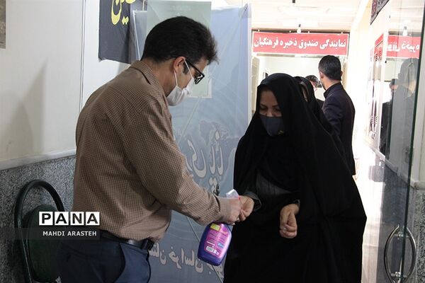 دیدارمدیرآموزش و پرورش شهرستان بیرجند با دانش آموز خبرنگاران  پانا استان خراسان جنوبی