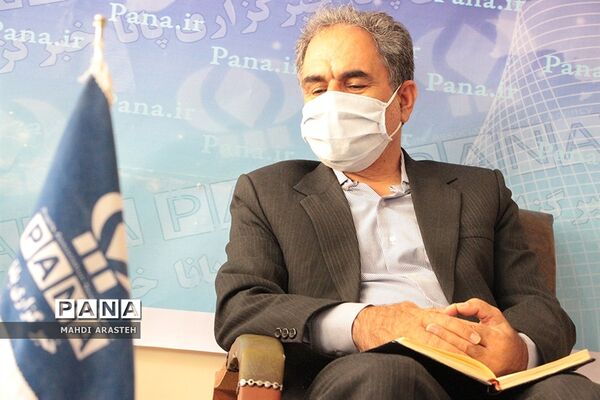 دیدارمدیرآموزش و پرورش شهرستان بیرجند با دانش آموز خبرنگاران  پانا استان خراسان جنوبی