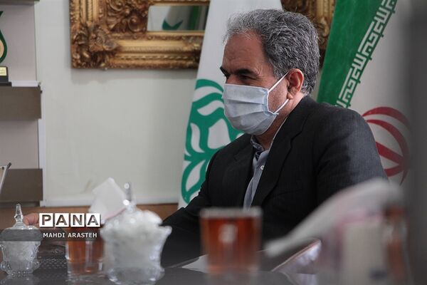 دیدارمدیرآموزش و پرورش شهرستان بیرجند با دانش آموز خبرنگاران  پانا استان خراسان جنوبی