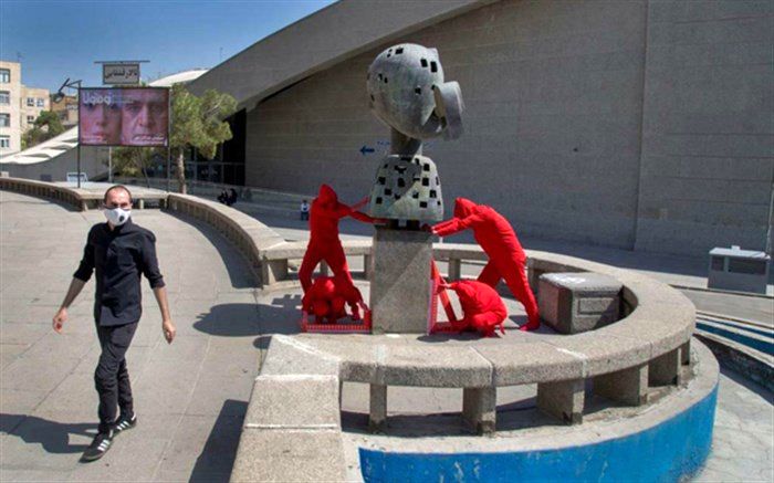 قدردانی از دو هنرمند معاصر در اجرایی پایانی «جابه جایی تئاترشهر؛یک سانتی متر نزدیک تر»