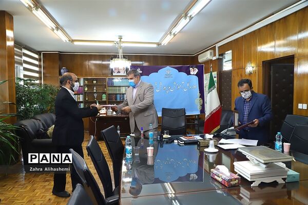 جلسه مدیرکل و شورای پرورشی اداره کل آموزش و پرورش شهر تهران با مدیران و معاونان پرورشی و تربیت بدنی مناطق نوزده‌گانه