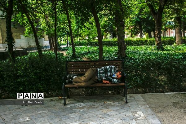 سایه کرونا در پارک
