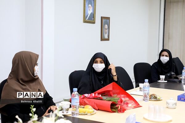 بازدید معاون وزیر آموزش و پرورش در آستانه عید غدیرخم و روز خبرنگار از خبرگزاری پانا