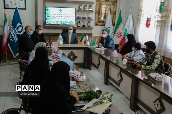 نشست صمیمی مدیرکل آموزش و پرورش استان خراسان جنوبی  به مناسبت روز خبرنگار