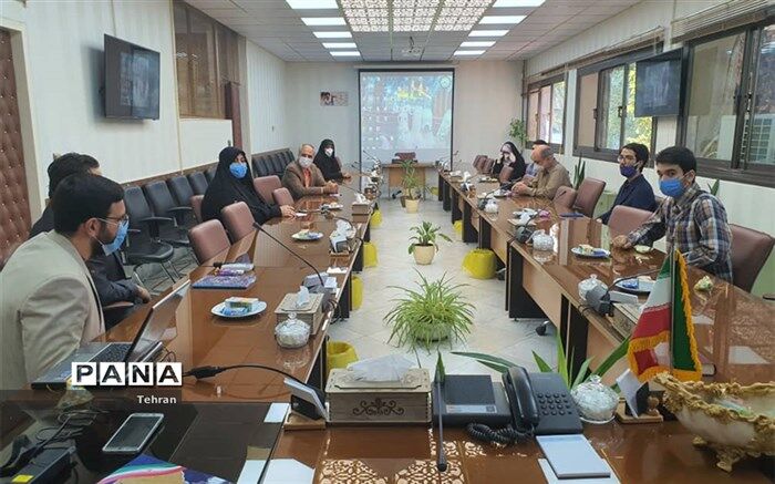 جلسه تقدیر از برترین های مدرسه انقلاب منطقه یک
