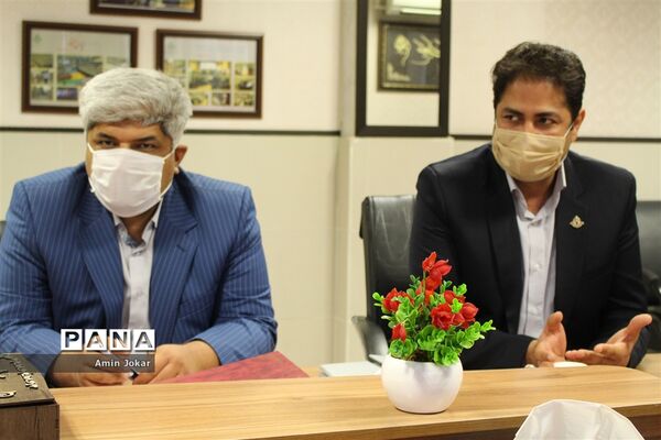 تجلیل مدیرکل آموزش و پرورش استان فارس و رئیس سازمان دانش‌آموزی استان از خبرنگاران پانا