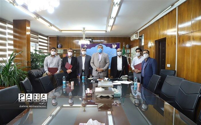 تقدیر از  کارشناسان قرآن، عترت و نماز مناطق 19گانه تهران