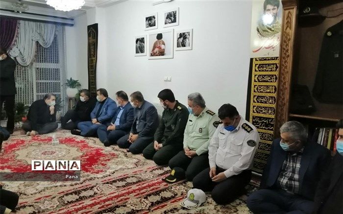استاندار مازندران با خانواده شهید مدافع حرم محمد بلباسی دیدار کرد