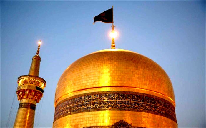 آیین تعویض پرچم گنبد حرم امام رضا(ع)