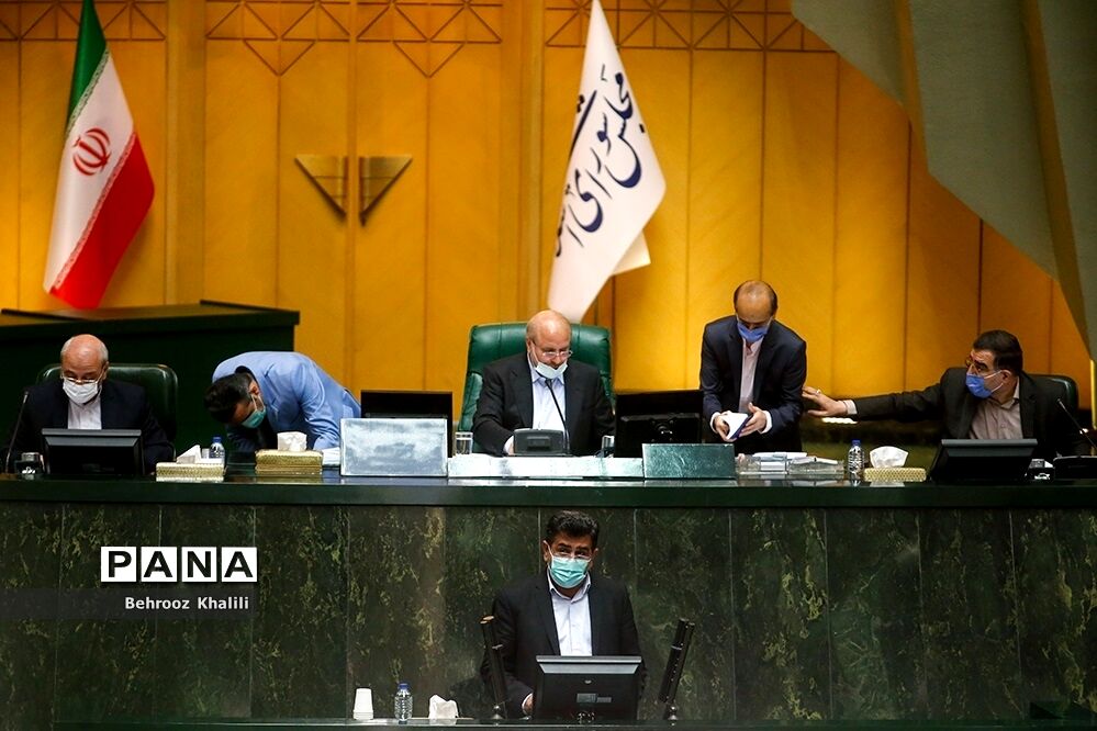 قالیباف: اطمینان داریم کاهش نرخ ارز و تثبیت بورس ادامه خواهد یافت