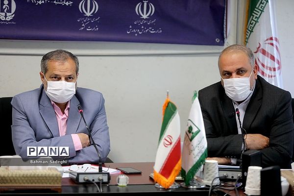 نشست آموزشی، توجیهی برنامه ملی کانون یاریگران زندگی در مدارس کشور