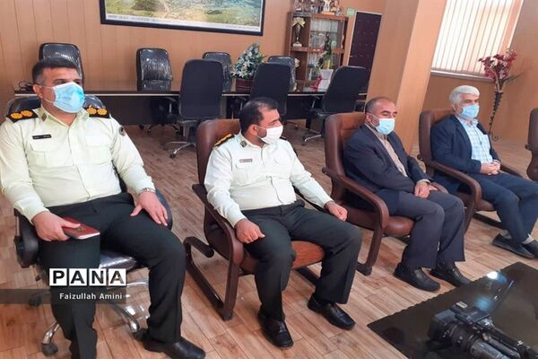 دیدار مدیر آموزش و پرورش شهرستان دشتستان با فرمانده نیروی انتظامی