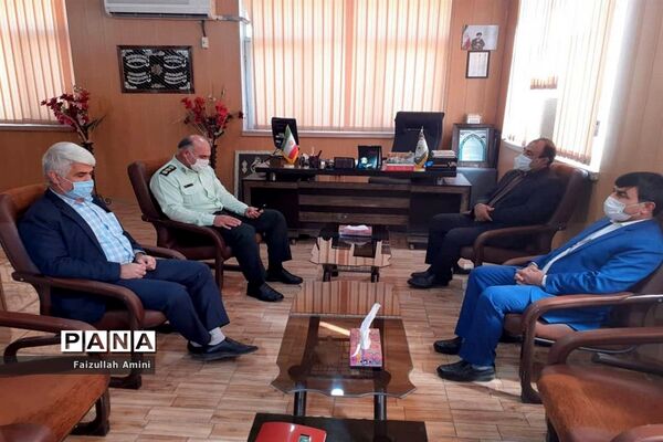 دیدار مدیر آموزش و پرورش شهرستان دشتستان با فرمانده نیروی انتظامی