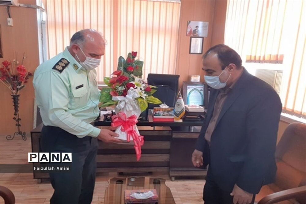 دیدار مدیر آموزش و پرورش شهرستان دشتستان با فرمانده نیروی انتظامی
