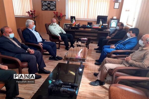 دیدار مدیر آموزش و پرورش شهرستان دشتستان با فرمانده نیروی انتظامی