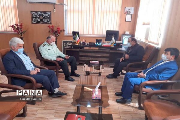 دیدار مدیر آموزش و پرورش شهرستان دشتستان با فرمانده نیروی انتظامی
