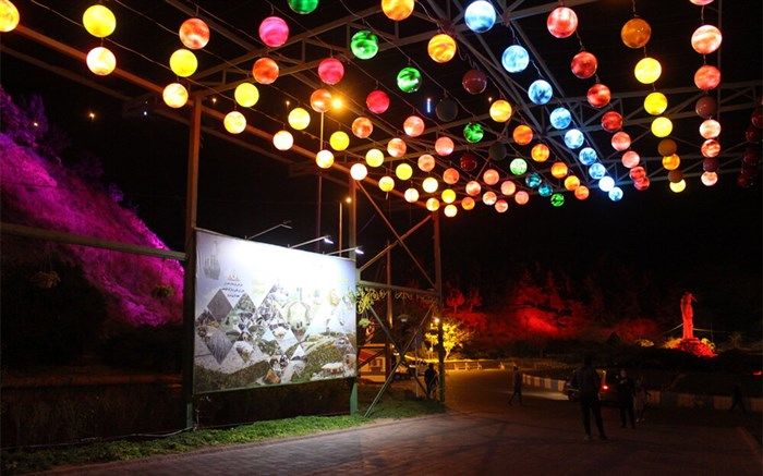 اتمام زیباسازی طاق ورودی تفرجگاه عینالی با طرح جدید و نورپردازی