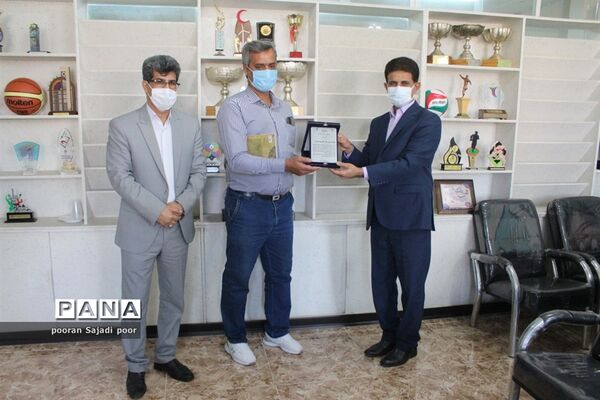 تجلیل از پیشکسوتان ورزش دانش آموزی استان بوشهر