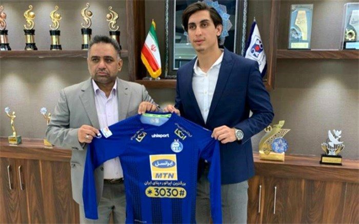 یاغی جدید فوتبال ایران معرفی شد؛ مدافع پرسپولیس رسما به استقلال پیوست