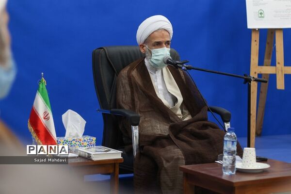 آیین تجلیل از نخبگان قرآنی دانش‌آموزی