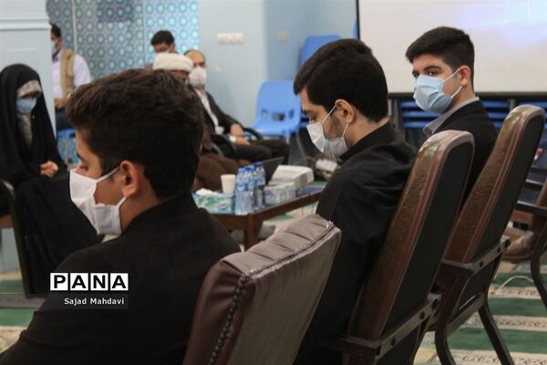 آیین تجلیل از نخبگان قرآنی دانش‌آموزی