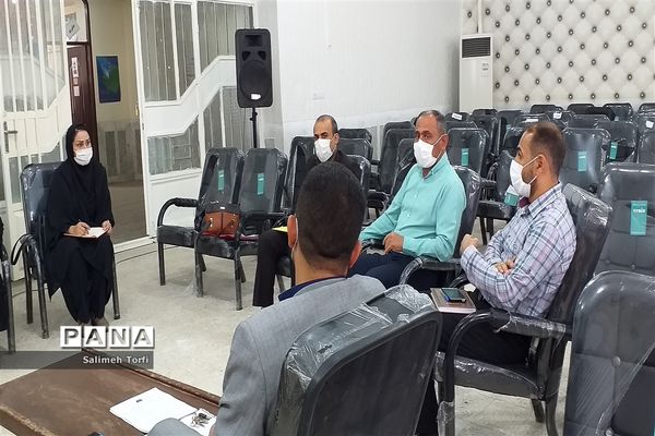 برگزاری جلسه سرگروه های ابتدایی درسالن اجتماعات اداره آموزش وپرورش شهرستان حمیدیه