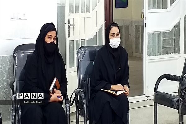 برگزاری جلسه سرگروه های ابتدایی درسالن اجتماعات اداره آموزش وپرورش شهرستان حمیدیه