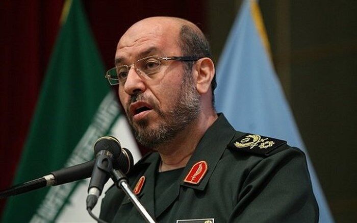 سردار دهقان: مقصر اصلی وقایع فرانسه مکرون است، سریعا عذرخواهی کند