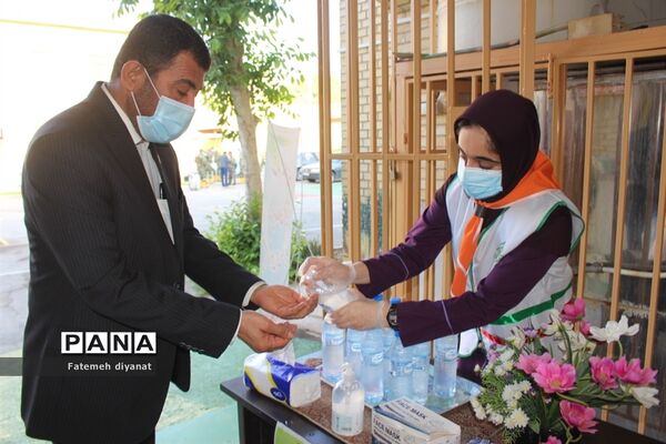 نواختن زنگ استکبار ستیزی در مدارس بوشهر