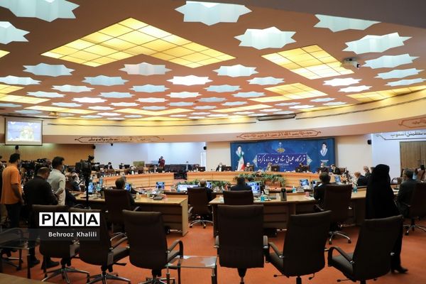 جلسه قرارگاه عملیاتی ستاد ملی مبارزه با کرونا